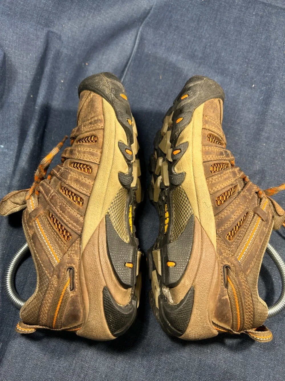 Keen leather lace up hiking shoes